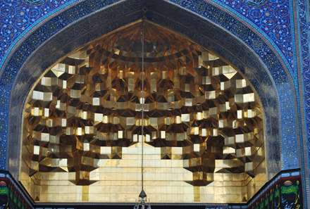 ایوان طلای حرم حضرت معصومه (س) در قم