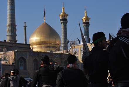 حضور دسته های عزاداری در جوارحرم حضرت معصومه (س) در روز عاشورا