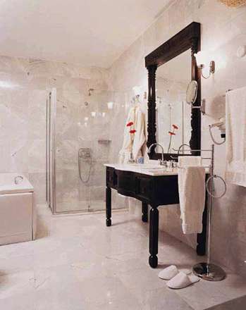 هتل بین المللی صخره ای کندوان