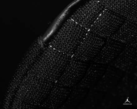 عکس تبلیغاتی کفش بسکتبال