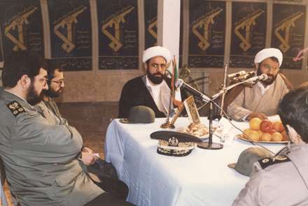 حضور روحانیون رزمنده در جبهه جنگ