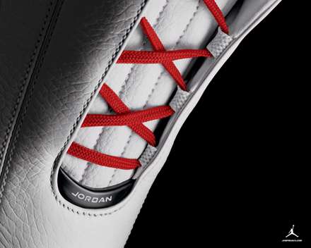 عکس تبلیغاتی کفش بسکتبال