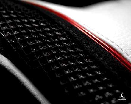 عکس تبلیغاتی کفش بسکتبال