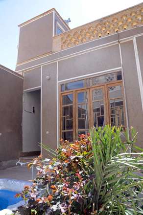 حیاط خانه شهید بهشتی