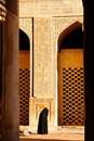 نمازگزار در مسجد تاریخی اصفهان