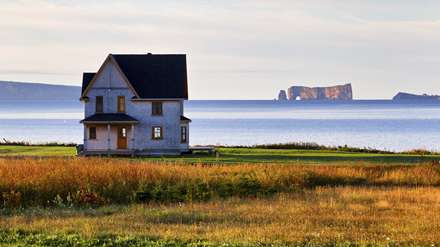 خانه ای تنها در جزیره