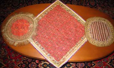 رومیزی حاشیه دار