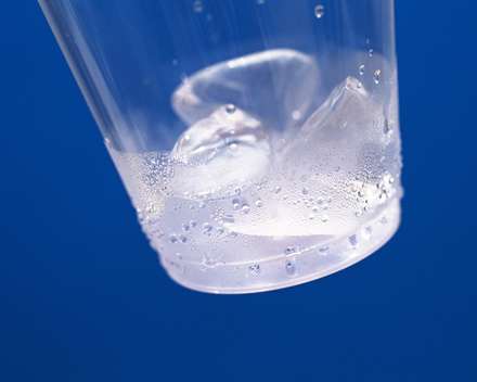 لیوان پایه دار