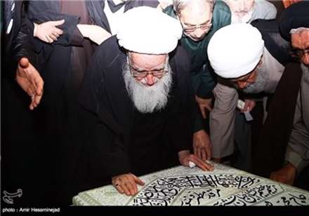 سنگ قبر آیت الله گلپایگانی