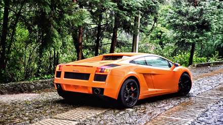 اتومبیل نارنجی