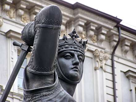 مجسمه ای از یک سرباز