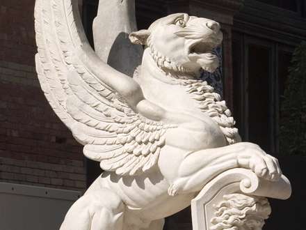 مجسمه ای از پلنگ