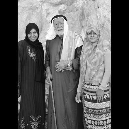 پیرمرد عرب و دخترانش