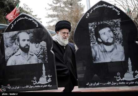 حضور رهبر معظم انقلاب در مرقد امام خمینی (ره)