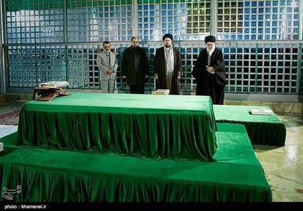 حضور رهبر معظم انقلاب در مرقد امام خمینی (ره)