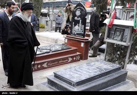 حضور رهبر معظم انقلاب در مرقد امام خمینی (ره)