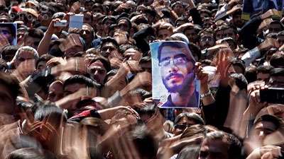 وداع با شکوه با پیکر طلبه شهید