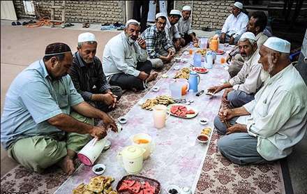 محفل انس با قرآن و ضیافت افطار اهل تسنن