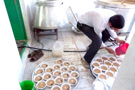 افطاری در مرقد امامزادگان علویان سمنان