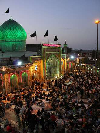 افطاری در آستان مقدس حضرت سلطان سید جلال الدین اشرف(ع)