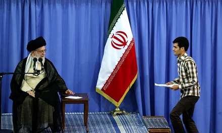 دیدار جمعی از دانشجویان با رهبر انقلاب