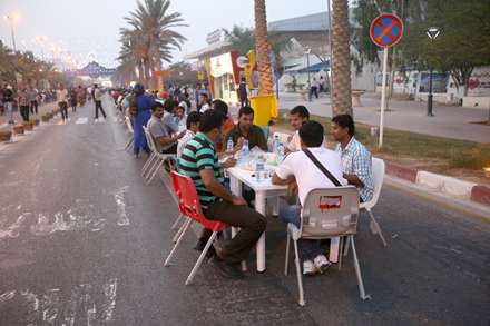 سفره افطاری در جزیره کیش