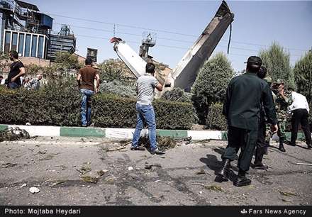 سقوط هواپیمای مسافری در شهرک آزادی تهران