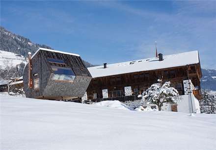 کلبه‌ای در کوه‌های آلپ