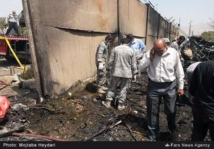 سقوط هواپیمای مسافری در شهرک آزادی تهران