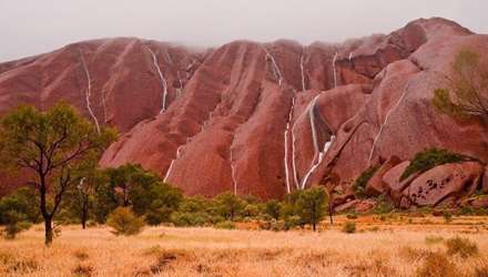 آبشار Uluru منظره ای کم نظیر