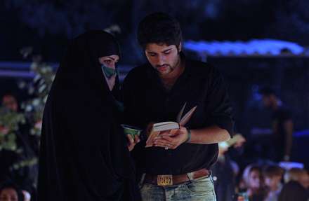 احیای شب قدر در جوار مزار شهدا