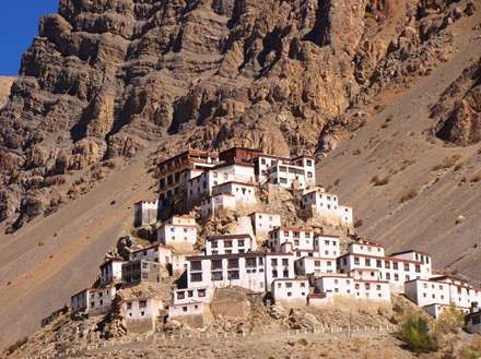 روستایی در بالای یک قله