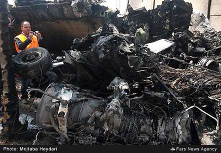سقوط هواپیمای مسافری در شهرک آزادی تهران