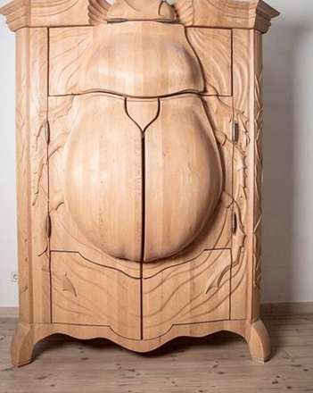 کمدی شبیه به سوسک