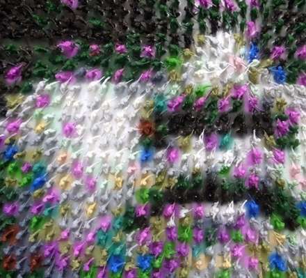 سربازی که از سرباز های کوچکتر ساخته شده