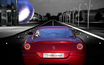 فراری قرمز در جاده