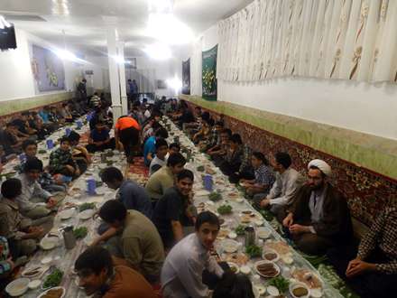 افطاری موسسه فرهنگی اباصالح مراغه