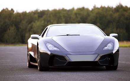 ماشین مشکی اسپرت