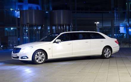 ماشین تشریفاتی سفید