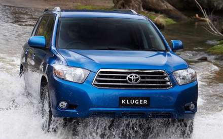 تویوتایی در آب