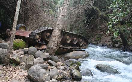 تانکی کنار رودخانه