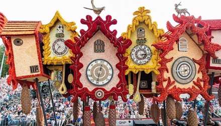 مجسمه های غول پیکر ساخته شده از گل