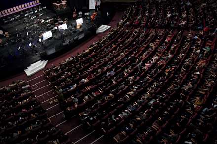 رونمایی از کارت همراه از بازنشستگان شهرداری تهران