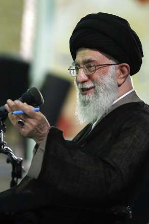 به اورنگ ولايت چون ولي شد/علي، مهدي شد و مهدي،علي شد