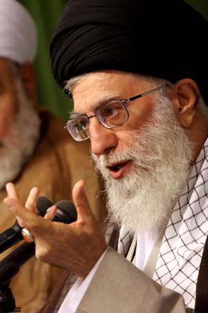 عشق یعنی لافتی الا علی/عشق یعنی رهبرم سید علی