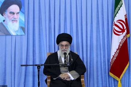 به راه حسين، جان فدا مي کنيم/به سيد علي اقتدا مي کنيم