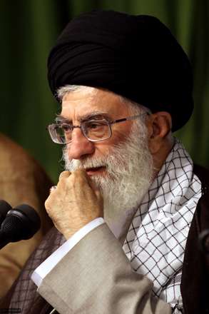 راه او باشد ره پیر خمین (ره)/رهرو راه شهیدان من است