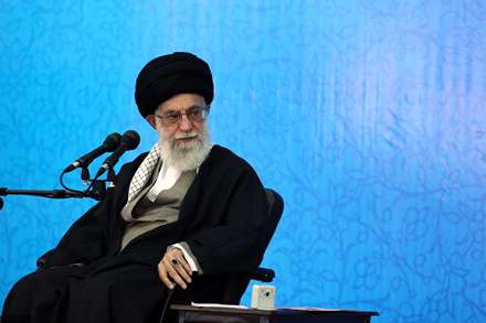 من مقـــلد فاطـــــــــمه ي زهـــــــــــرايم...