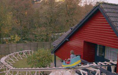 ترن هوایی داخل خانه