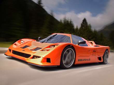 ماشین اسپرت نارنجی